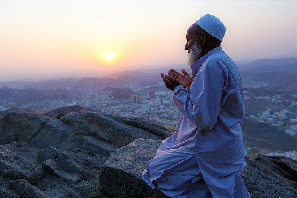 Nasehat Islami: Kekuatan dan Keajaiban Doa